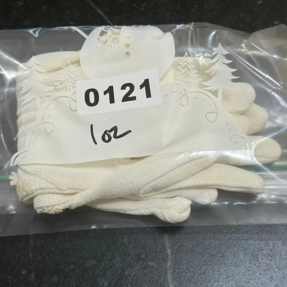 Vintage 1950s 60s Ivory Wrist Gloves Floral Embroidered Detail 1 Pair